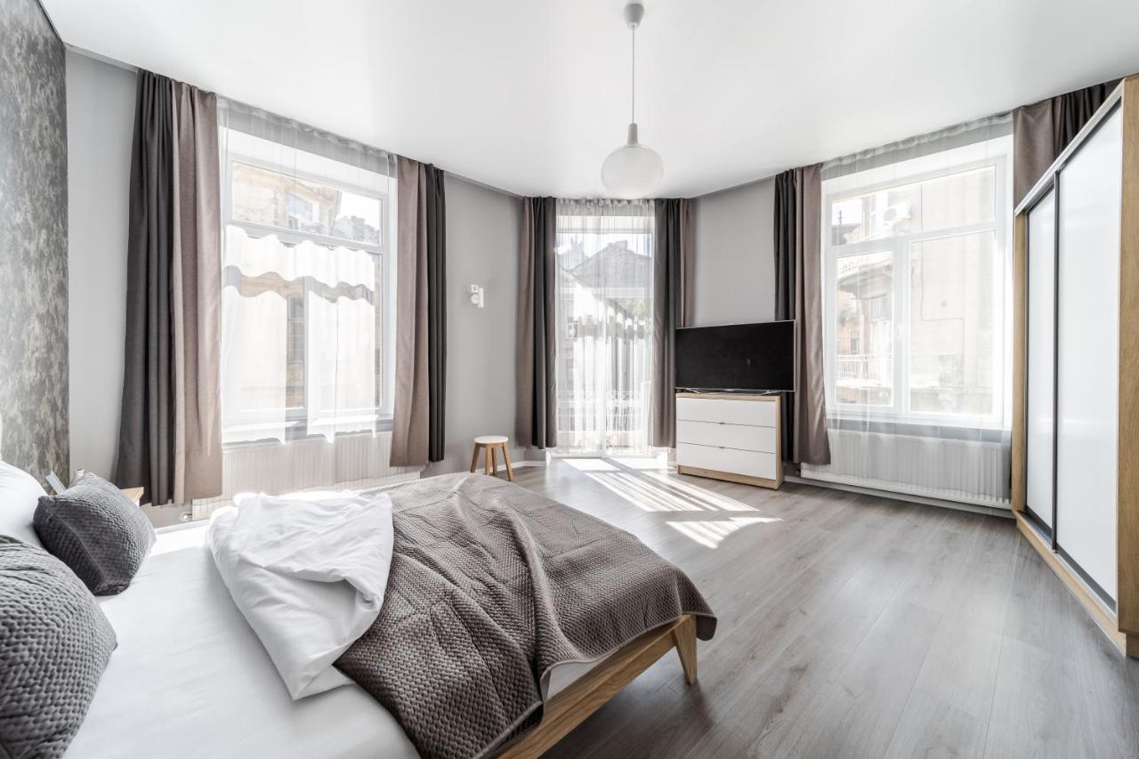 Inshiapartments On Popovycha Str ลวีฟ ภายนอก รูปภาพ
